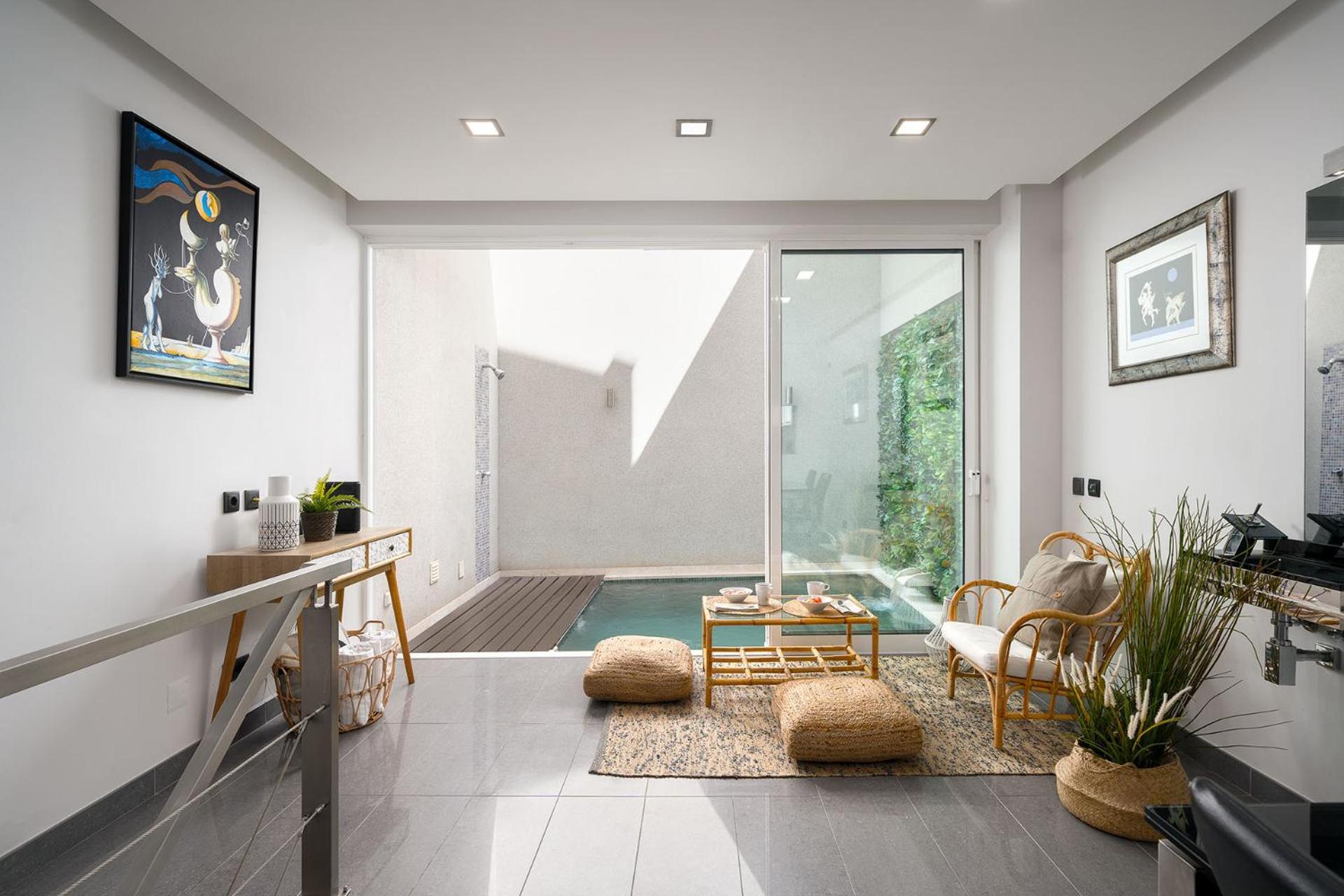 Downtown Pool House * Distrikt Faro