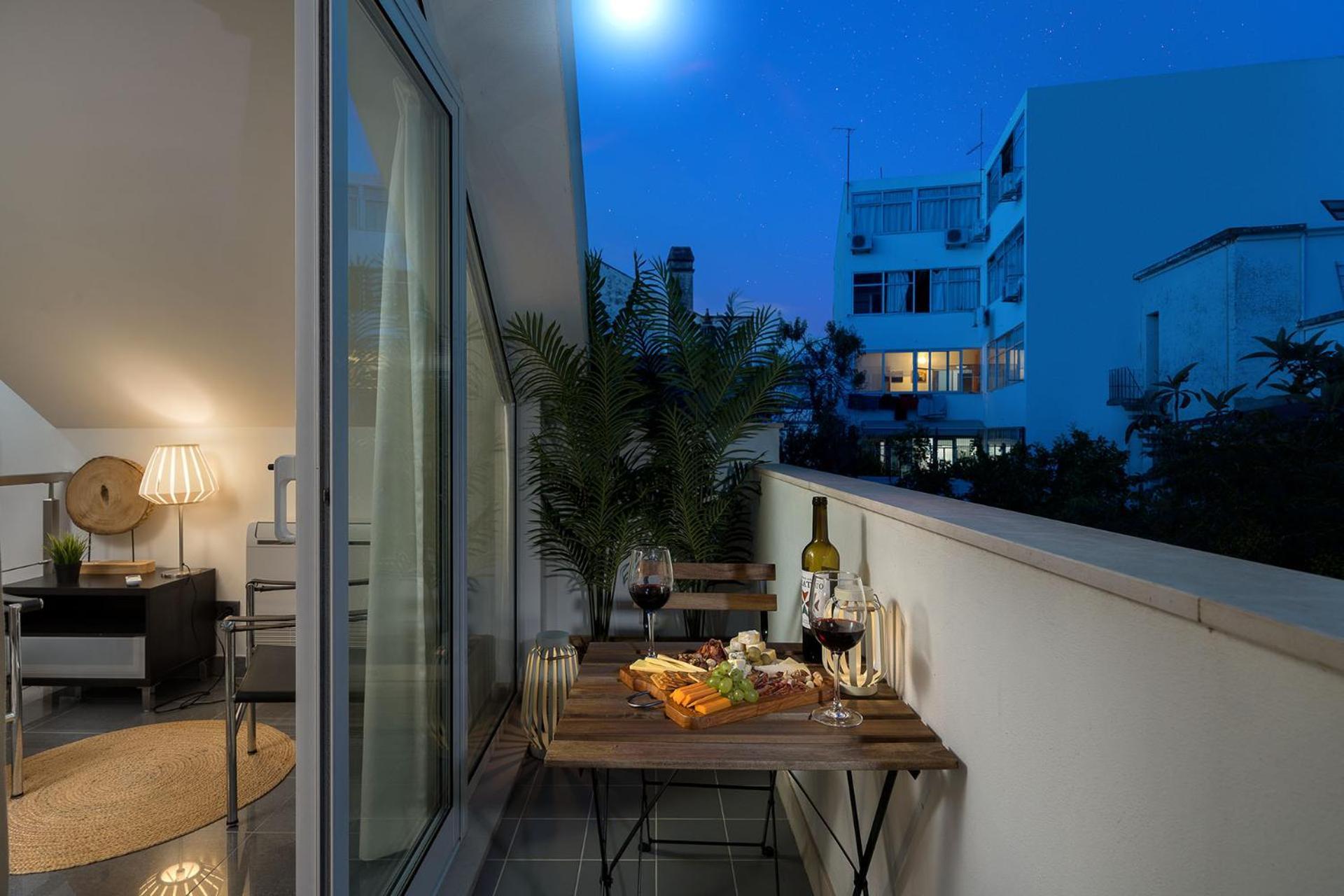 Downtown Pool House * Distrikt Faro